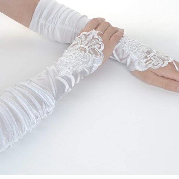 NWT Fingerless Gathered Beaded Sequin Gloves - Picture 8 of 8